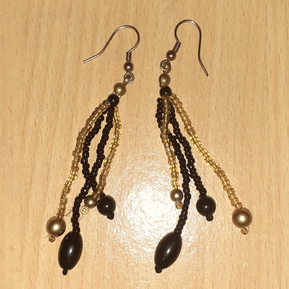 (Jewelry set) 18 in beaded necklace with beaded matching earrings - Picture 2 of 4